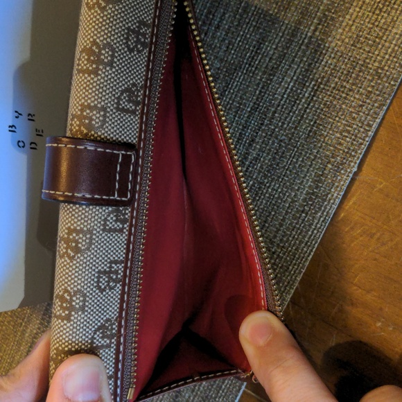 Vintage Dooney & Bourke Wallet - Picture 6 of 6